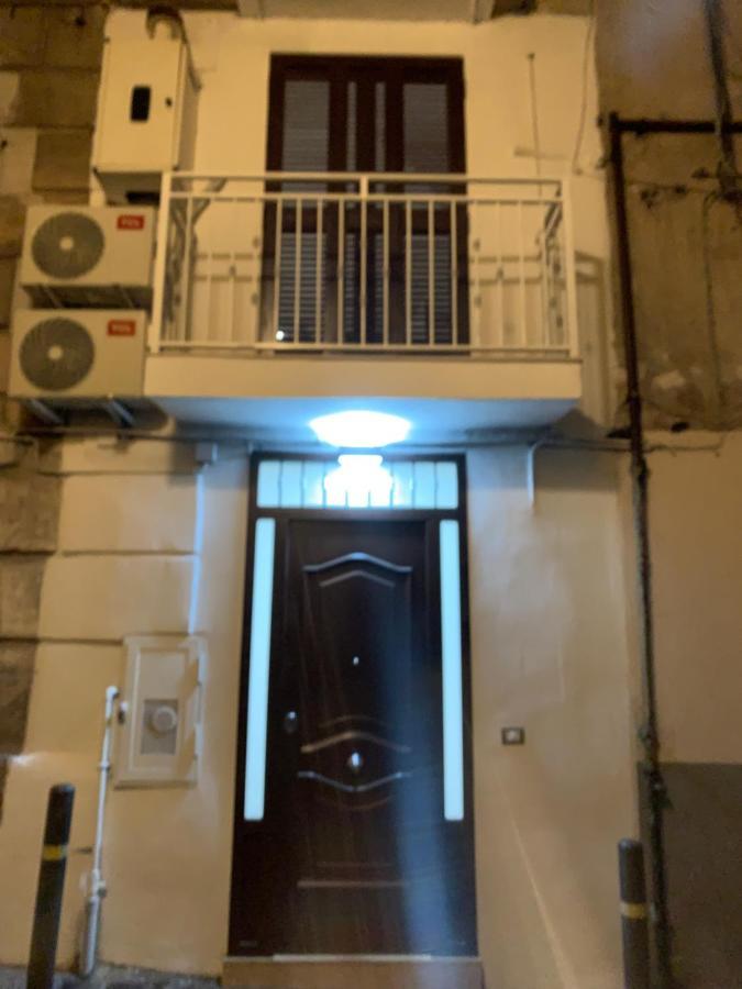 Appartement Viky House Chiaja 1 à Naples Extérieur photo