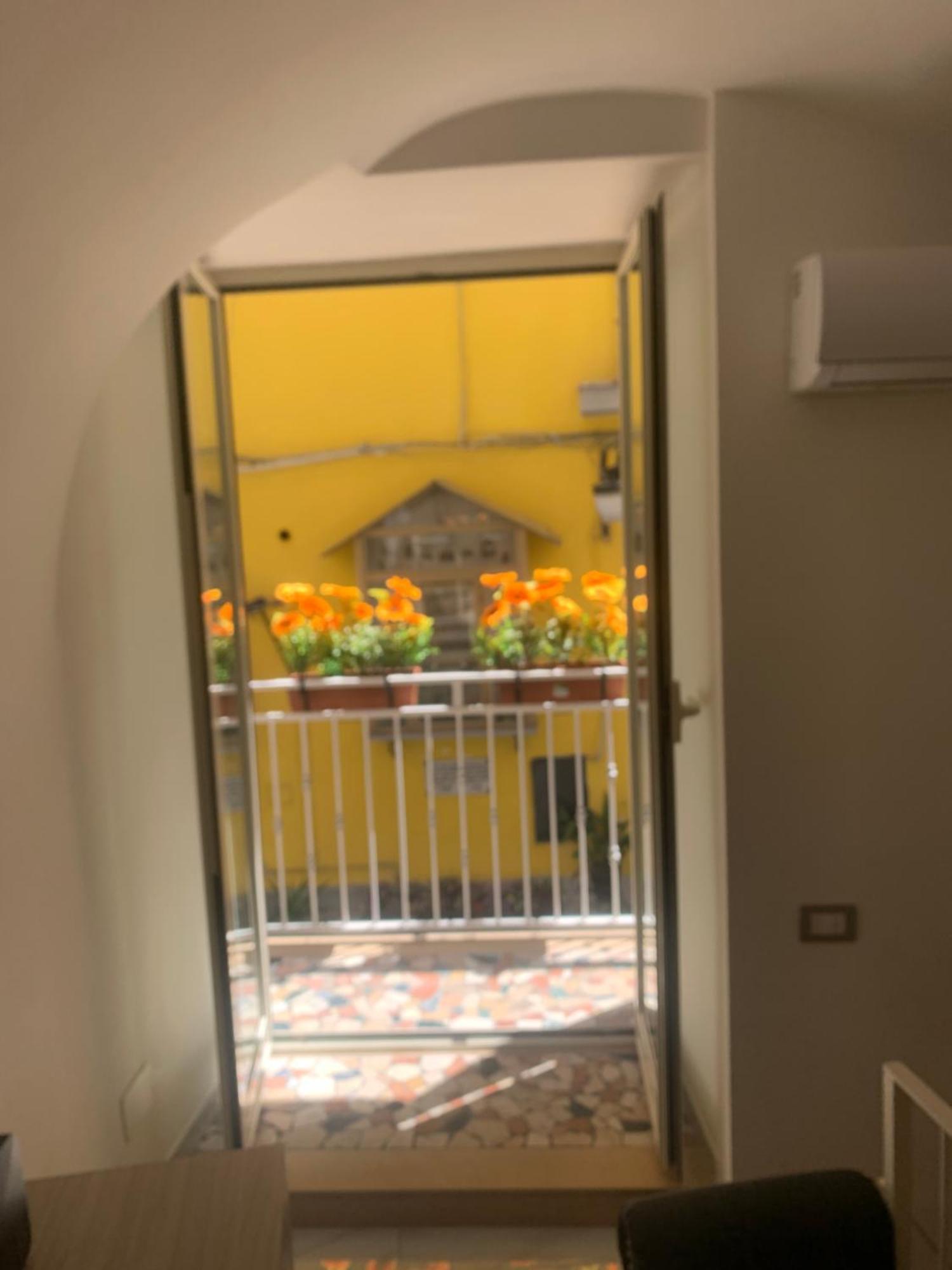 Appartement Viky House Chiaja 1 à Naples Extérieur photo