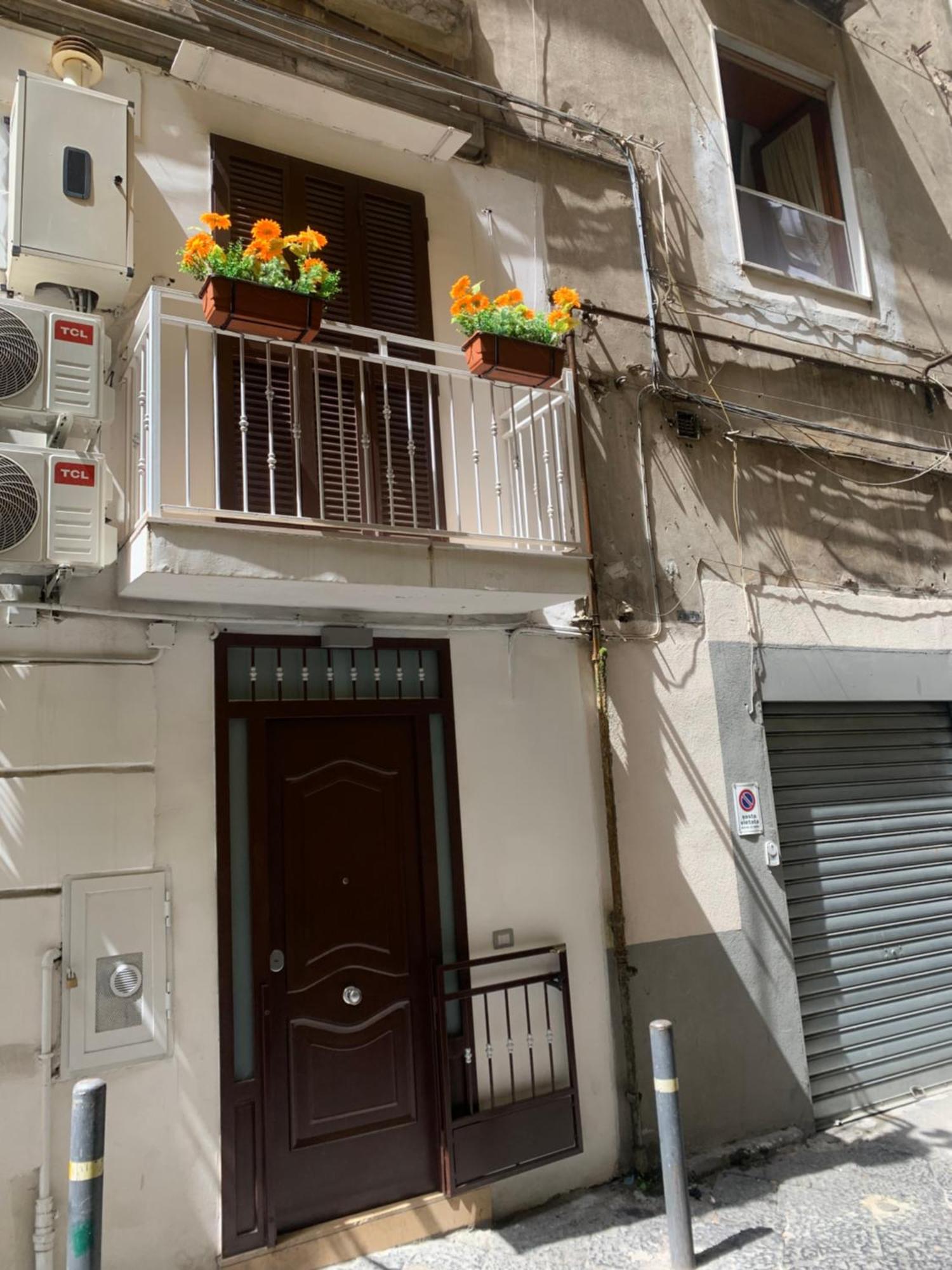 Appartement Viky House Chiaja 1 à Naples Extérieur photo